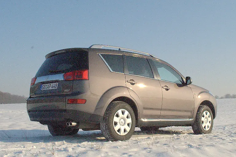 Peugeot-4007-2010-01-26-14-54-08