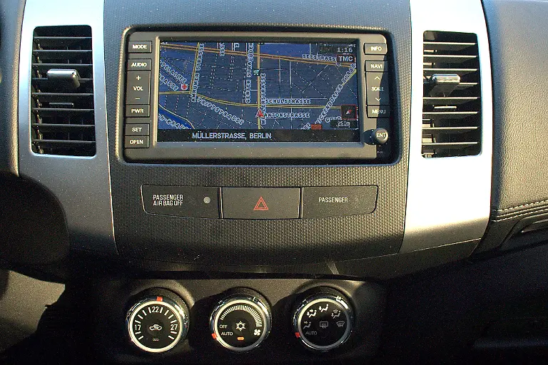 Peugeot-4007-2010-01-26-14-26-22