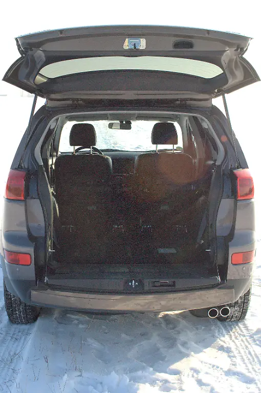 Peugeot-4007-2010-01-26-14-59-36