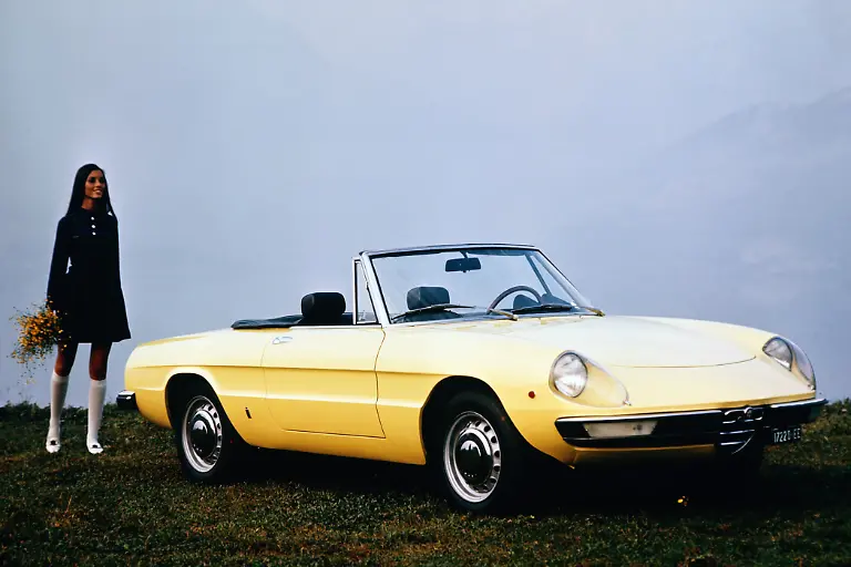 11AlfaRomeoSpiderFastback1971