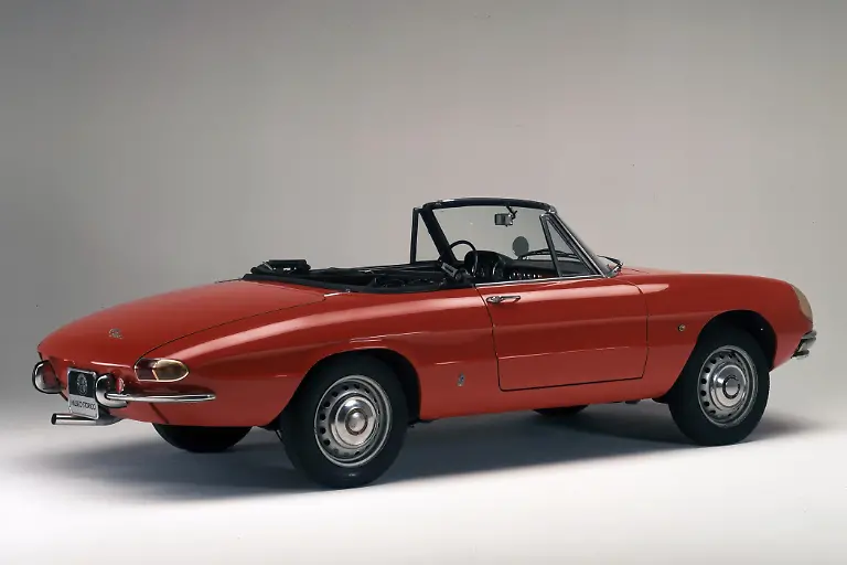10AlfaRomeoSpiderDuetto1966