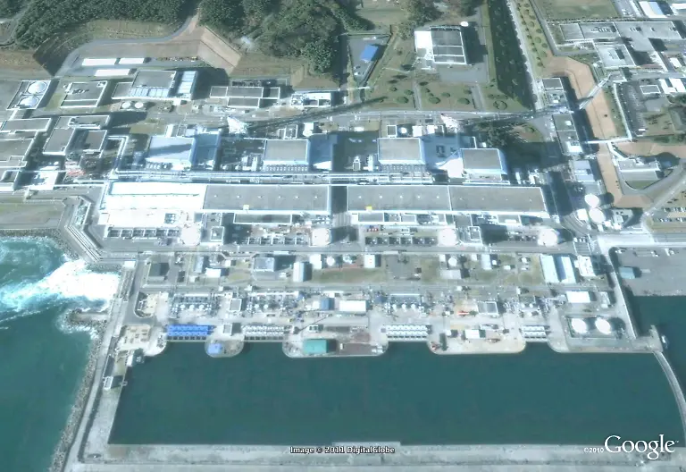 Fukushima-nuclear-plant-2004