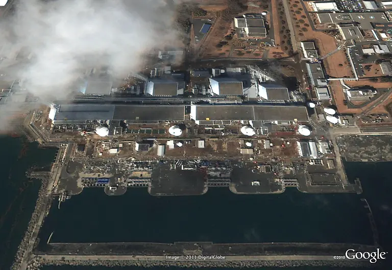 Fukushima-nuclear-plant-2011