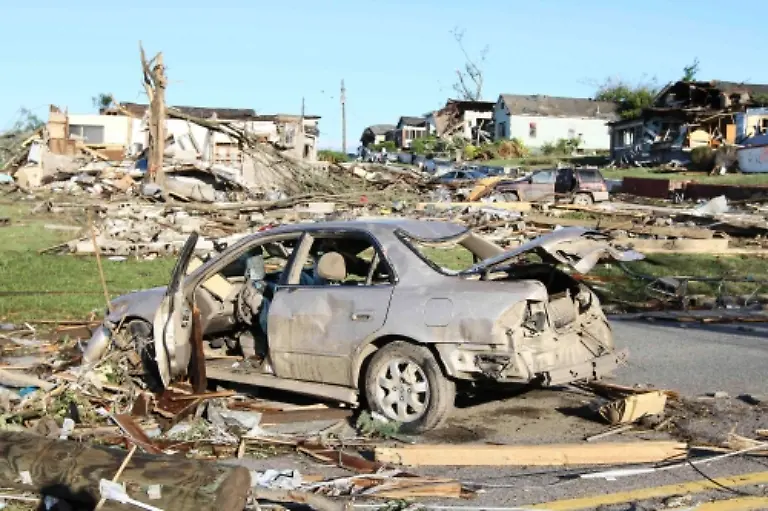 2011-04-28T153730Z-01-BIR23-RTRMDNP-3-USA-WEATHER-JPG-preview2-1