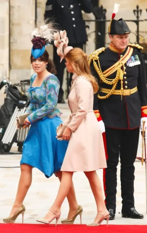 2011-04-29T095636Z-01-CVI139-RTRMDNP-3-BRITAIN-WEDDING-JPG-preview2