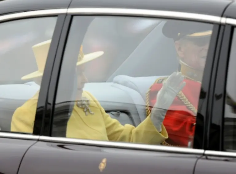 2011-04-29T095836Z-01-SROY12-RTRMDNP-3-BRITAIN-WEDDING-JPG-preview2