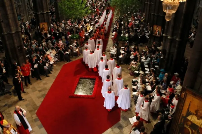 2011-04-29T101535Z-01-SAA08-RTRMDNP-3-BRITAIN-WEDDING-JPG-preview2