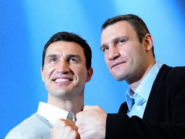 Die-Box-Weltmeister-Wladimir-l-und-Vitali-Klitschko-klaeren-Meinungsverschiedenheiten-nicht-mit-Faeusten