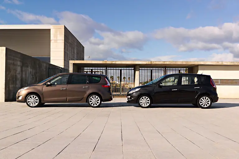 RenaultScenic27061105