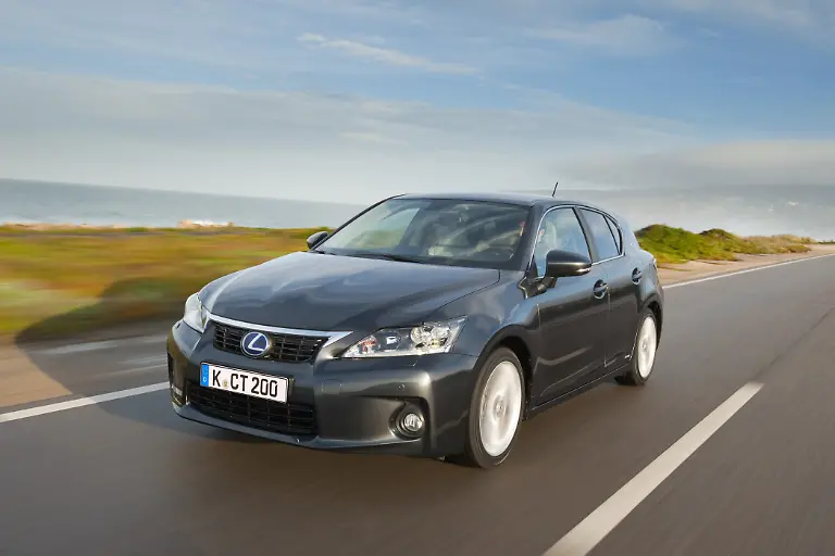 Lexus-CT200-1608