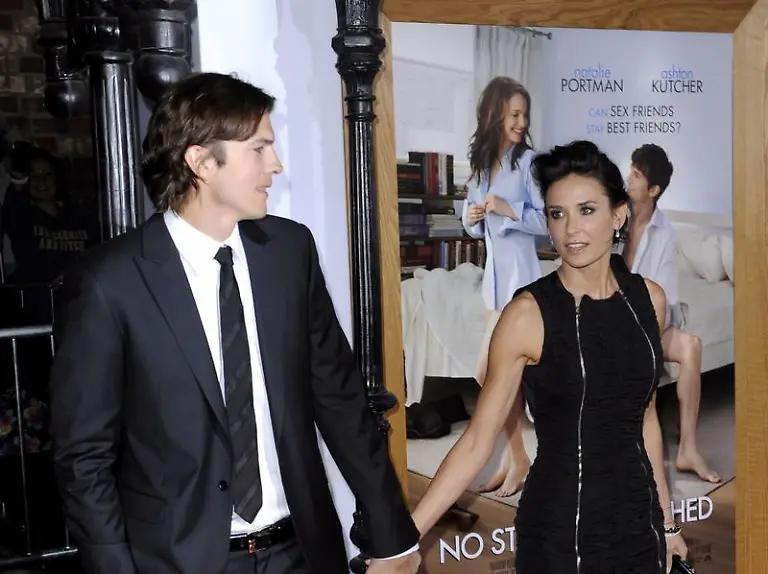 Ashton-Kutcher-kam-mit-seiner-Frau-Demi-Moore-zur-Premiere-von-Freundschaft-Plus-in-Los-Angeles