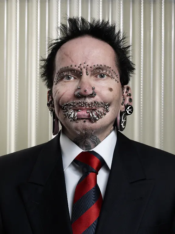 Rolf-Buchholz-Most-Pierced-Man-0069