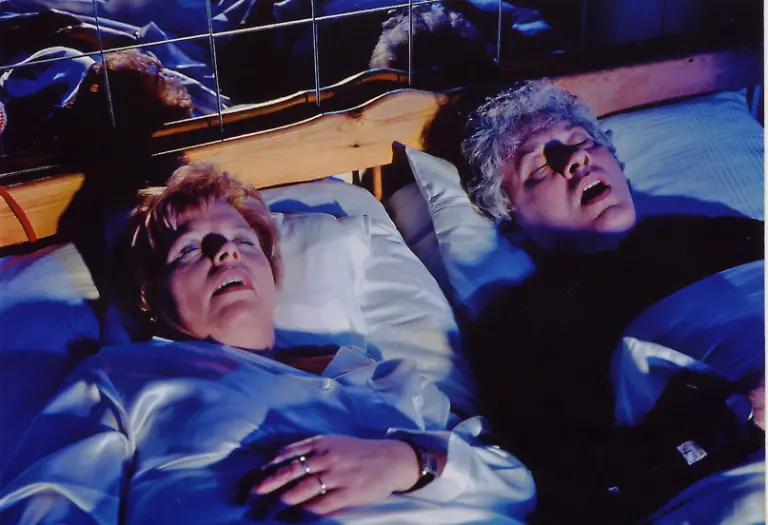 432732-R-by-SCHNARCHERTV-pixelio-de