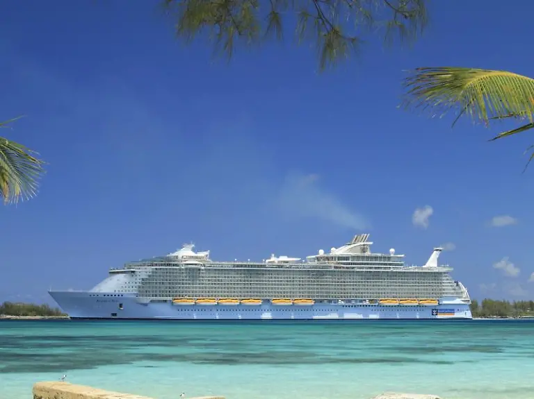 Auszeichnung-fuer-die-Allure-of-the-Seas-Die-Reederei-Royal-Caribbean-darf-sich-ueber-den-Preis-fuer-bestes-Info-Entertainment-freuen