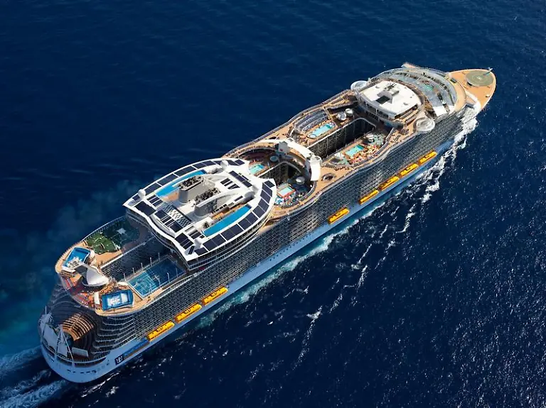 Oasis-of-the-Seas-das-groesste-Kreuzfahrtschiff-der-Welt