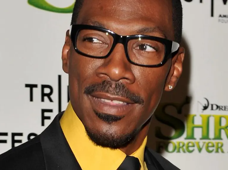 Springt-von-der-Trophaeen-Show-ab-Eddie-Murphy