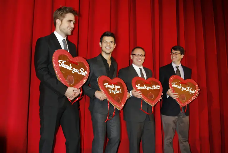 Premierenbild-01-700x470