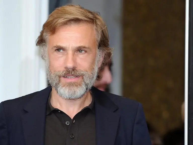 Der-Bart-von-Christoph-Waltz-bleibt-erstmal-dran