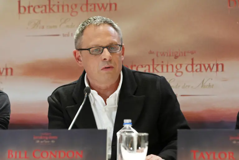 Pressekonferenzbild-01-700x470