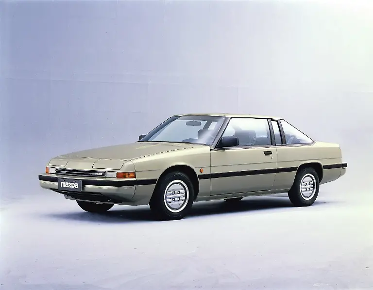 929-Coupe-1983-de-jpg300