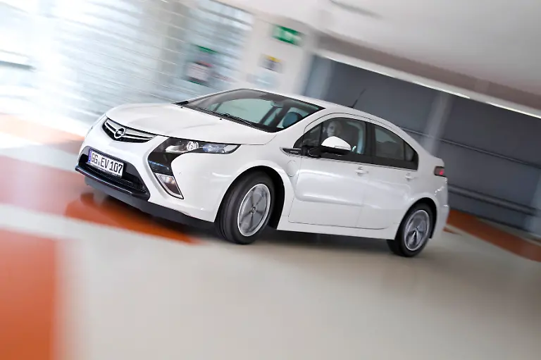 2012-Zukunft-Platz-3-Opel-Ampera-15