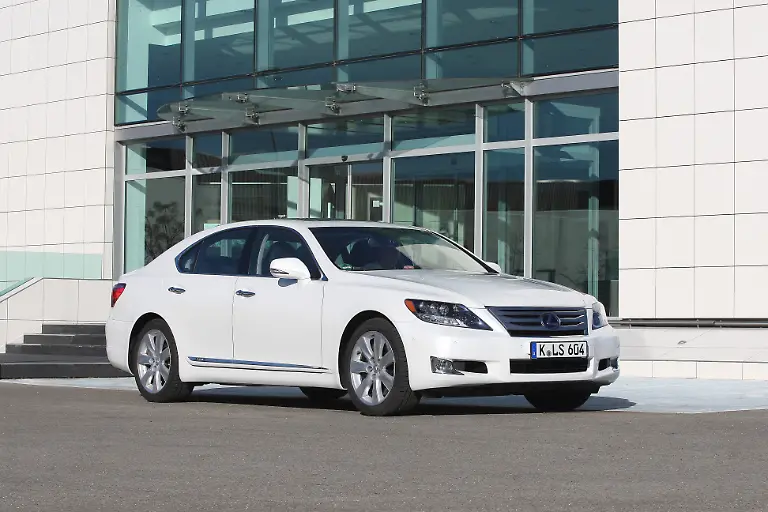 LEXUS-LS-600h-21030