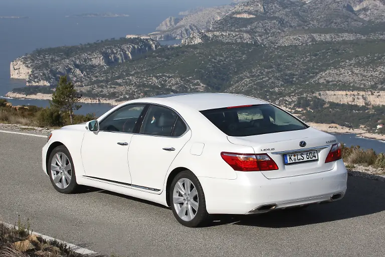 LS600h-2010-04-21019