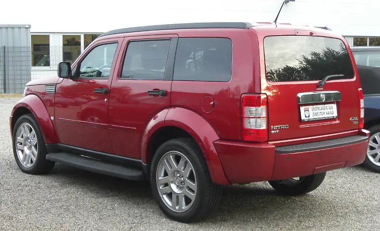 Dodge-Nitro-2-8-CRD-rear