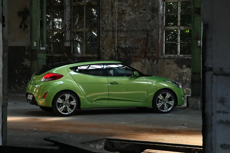 2109-veloster-2