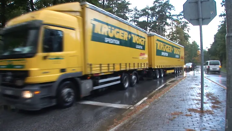 gigaliner-kreuzung-mecklenburg-vorpommern