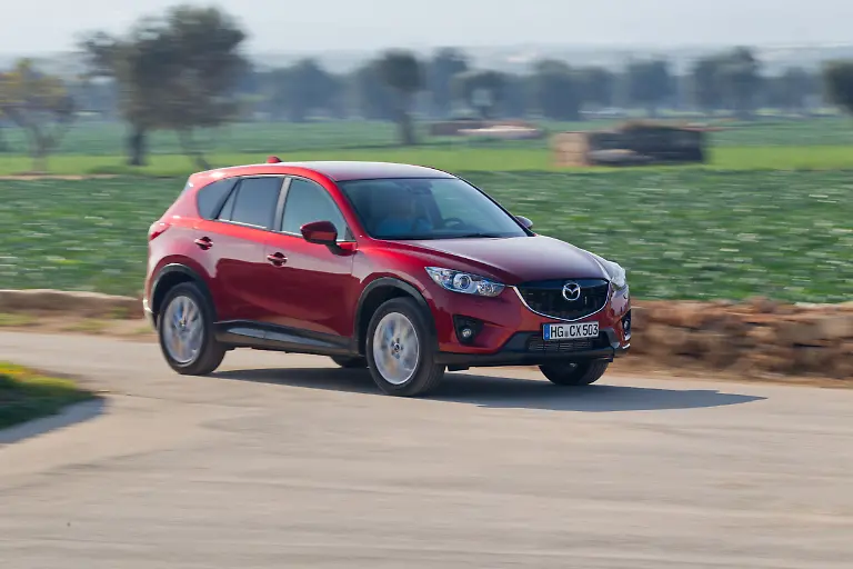 CX-5-2012-zealred-action-10-jpg300