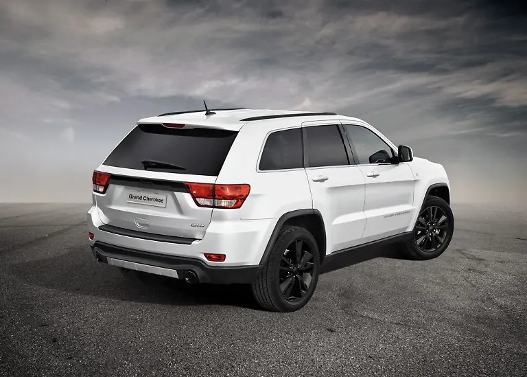 120220-J-Grand-Cherokee-Geneva-2012-02