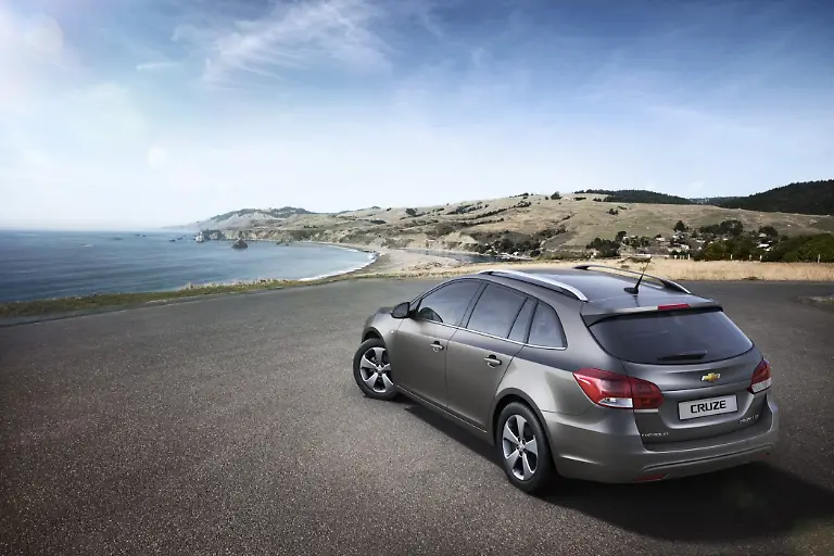 GENEVA2012-ChevroletCruzeStationWagon-01