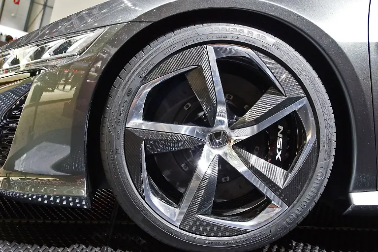 HondaNSX-Studie-Das-Carbon-ist-nur-zum-Styling-aufgesetzt