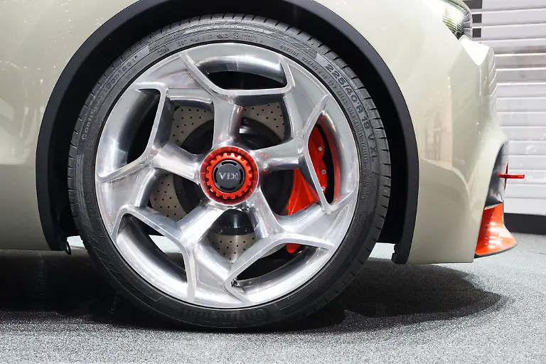 KIAProvoStudie-mit-Zentralverschluss-aus-dem-Motorsport