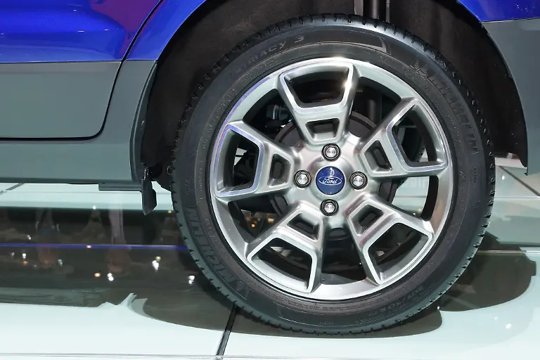 FordEcosport-Ungewoehlnlich-kleine-Felge-fuer-das-Radhaus