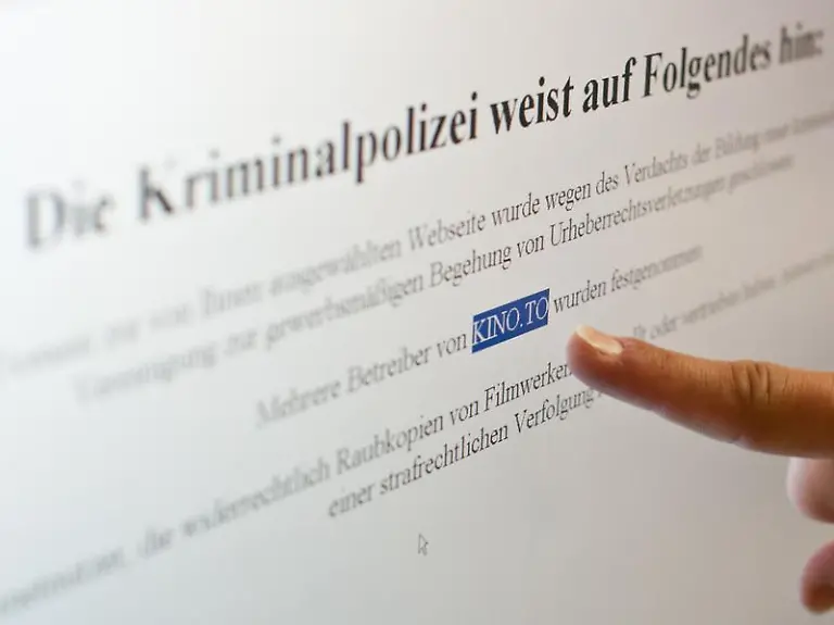 Nach-dem-Fahndungserfolg-gegen-die-illegale-Plattform-kino-to-will-die-Filmbranche-die-Geldstroeme-der-Internet-Piraten-austrocknen