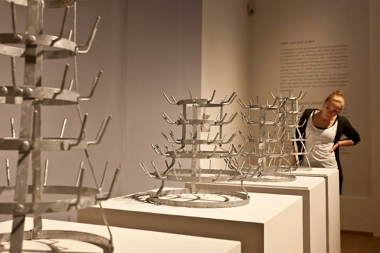 25-Ausstellungsansicht-Flaschentrockner