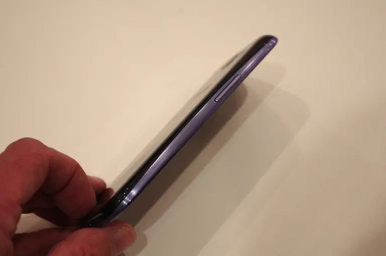 Das-Galaxy-S3-ist-8-6-mm-schmal