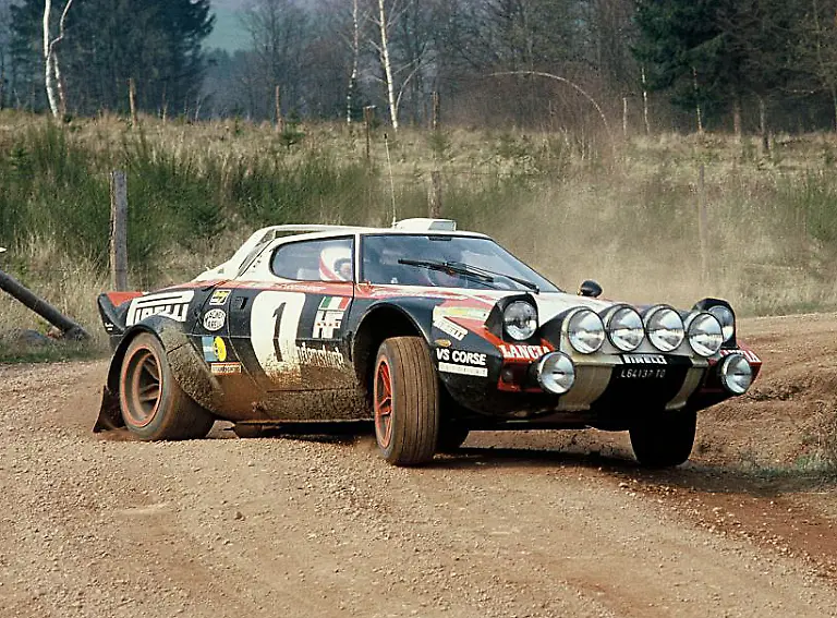 11-02-22-L-HB-Lanciastratosrallycar-03