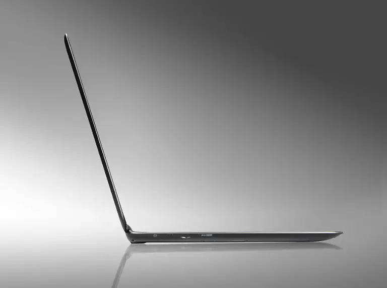 Acer-Ultrabook-Aspire-S5-06-lv-open