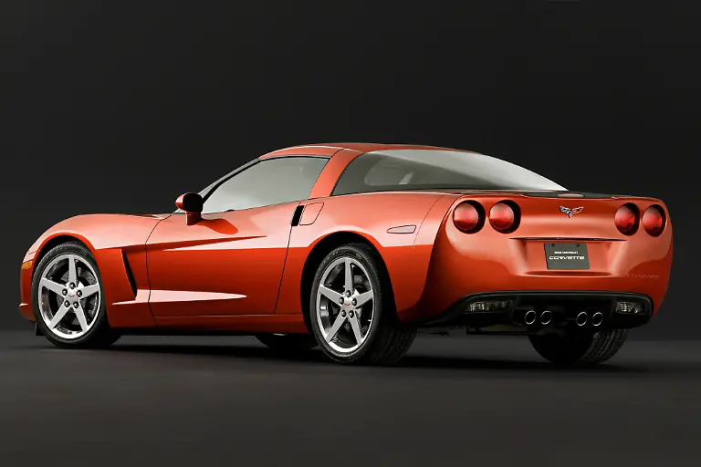 17Corvette2004