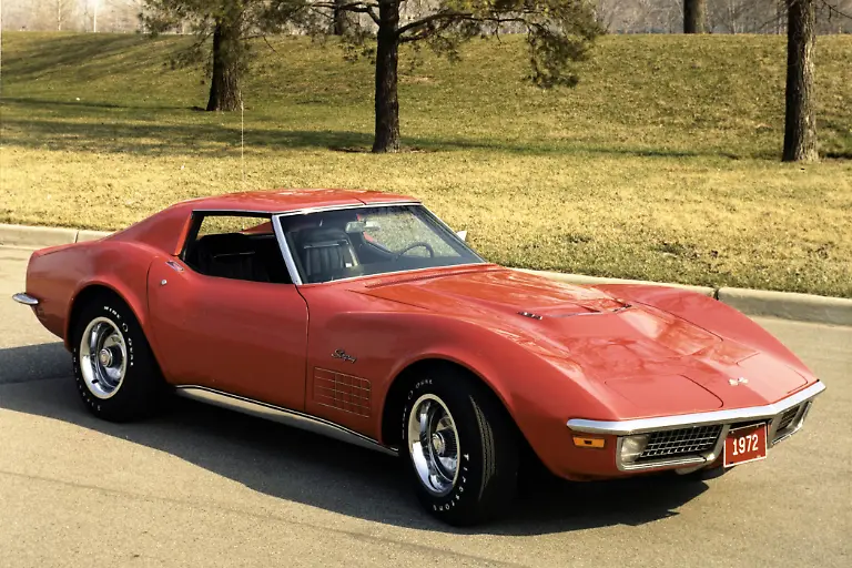 12CorvetteCoupeStingray1972