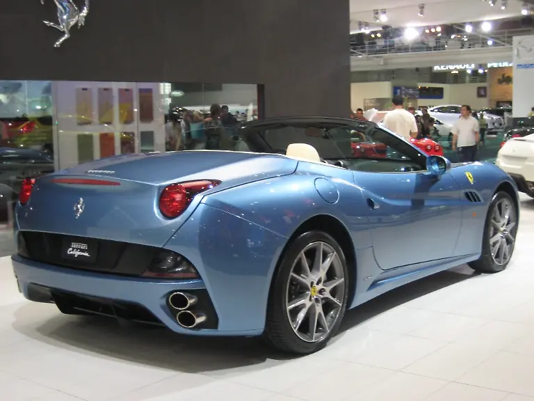Ferrari-California-Back