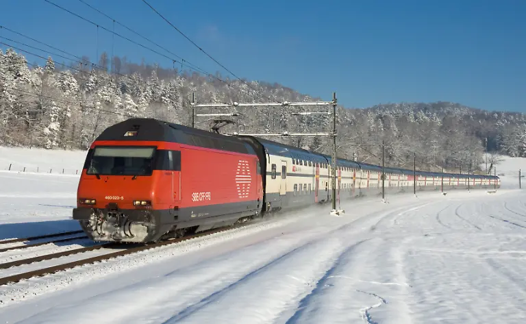 SBB-Re-460-Schottikon-alternate-crop
