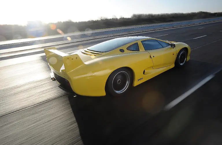 jag-xj220-20th-anniv-300112-11