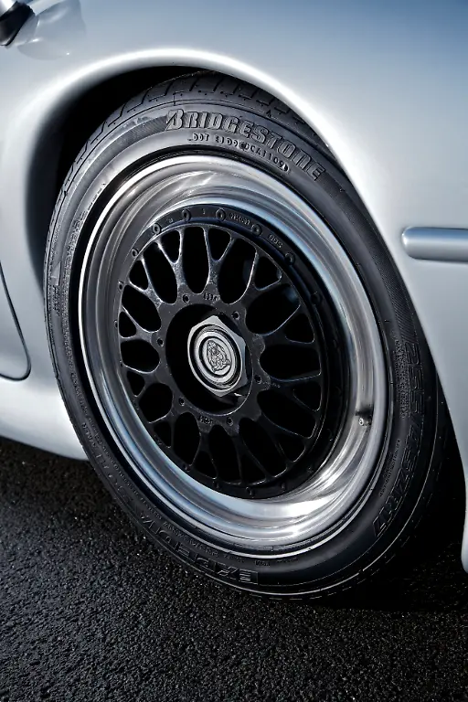 jag-xj220-20th-anniv-300112-15