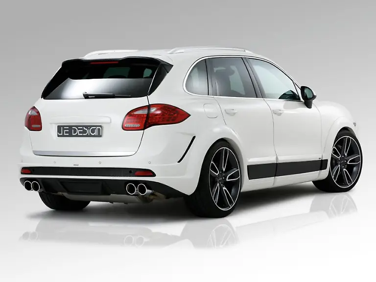 758-3-JEDESIGNPorscheCayenne958wei3-4HeckmitTieferlegungund22ZollScorpioFelge