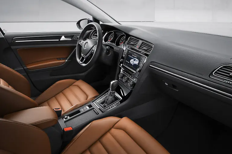 DB2012AU00906-medium