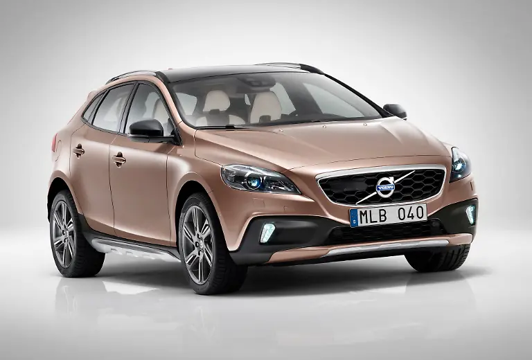 12-Volvo-V40-Cross-Country